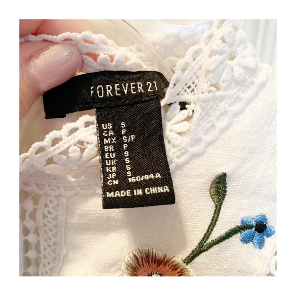 Forever 21 White Eyelet Lace Floral Embroidered Sleeveless Blouse - Picture 5 of 6